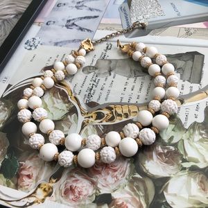 Vintage 80s white beaded necklace